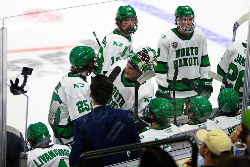UND Bench .jpg